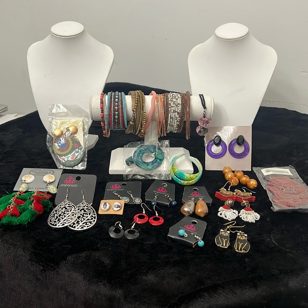 New Earring and bracelet lot  C